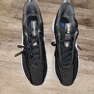 Nike Men's Black and White Sneakers